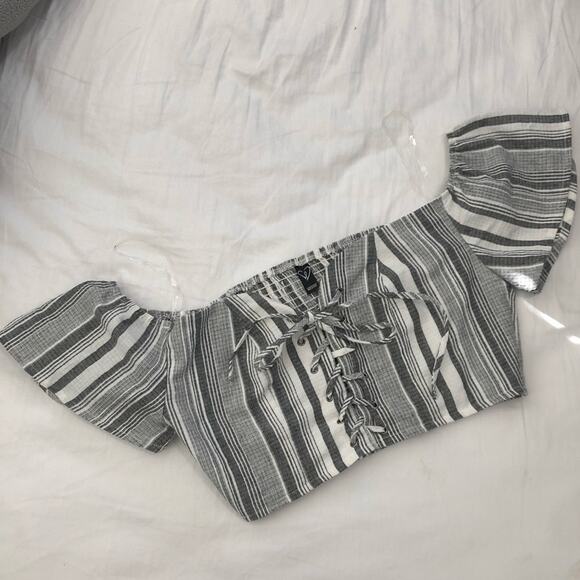 Windsor Tops - Windsor Striped Lace Up Crop Top Bell Sleeve Large